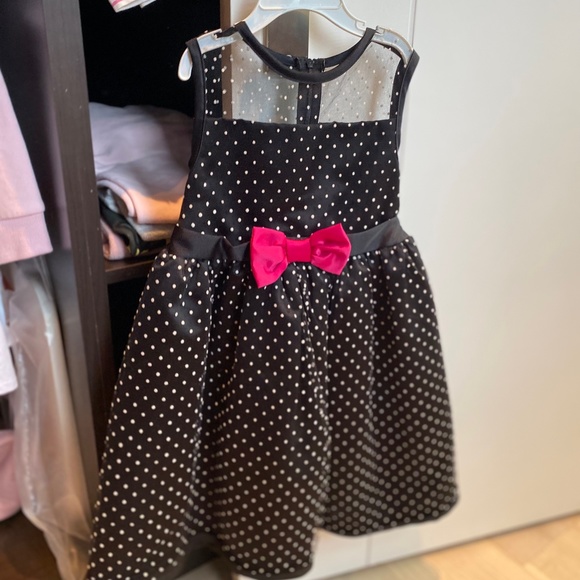 Dresses for girls 4-5 yo - Picture 1 of 7
